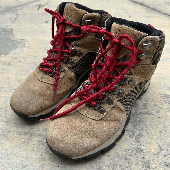 Waterproof boots - Picture 2 of 5